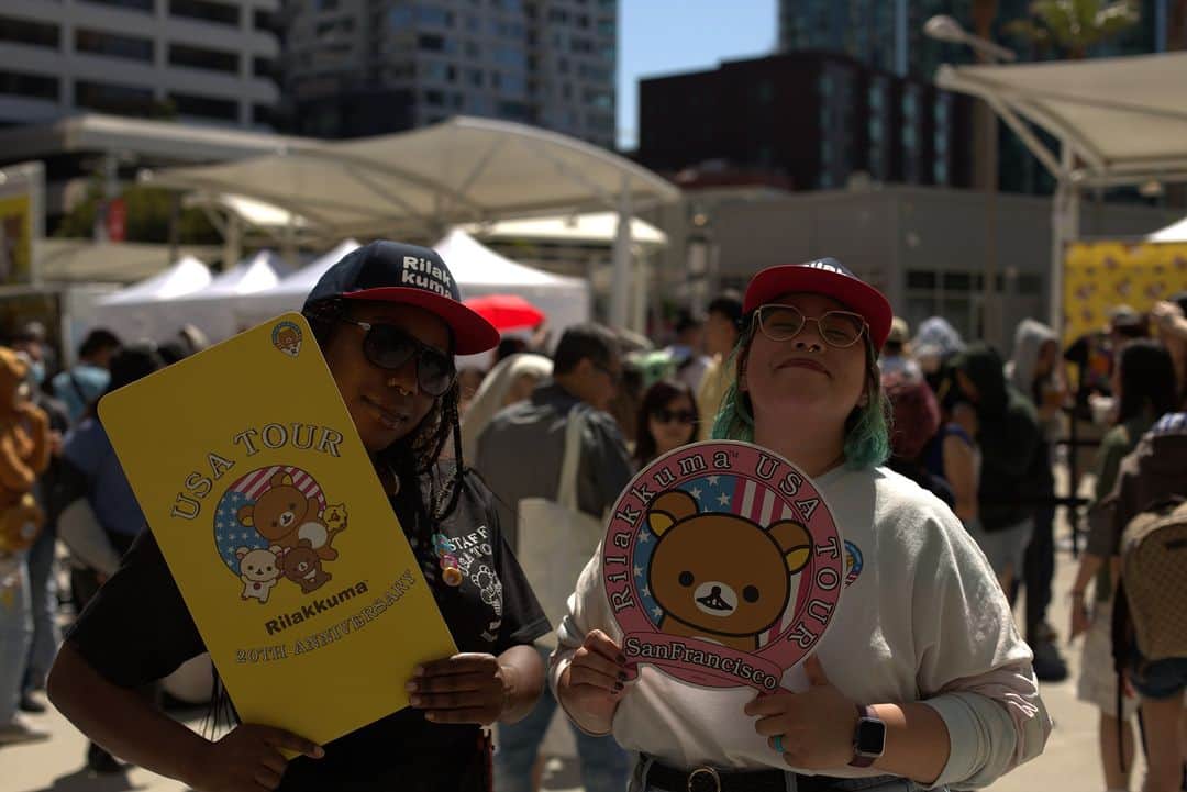 Rilakkuma US（リラックマ）さんのインスタグラム写真 - (Rilakkuma US（リラックマ）Instagram)「Rilakkuma met so many amazing people this weekend in San Francisco! We can’t wait to see who we’ll meet at our next stop on the 20th Anniversary USA Tour: Seattle!  #rilakkumaus #rilakkuma #sanx #kawaii #リラックマ #サンエックス #rilakkumaUStour #rilakkuma20 #Rilakkuma_USATour #リラックマ20周年」7月8日 3時18分 - rilakkumaus
