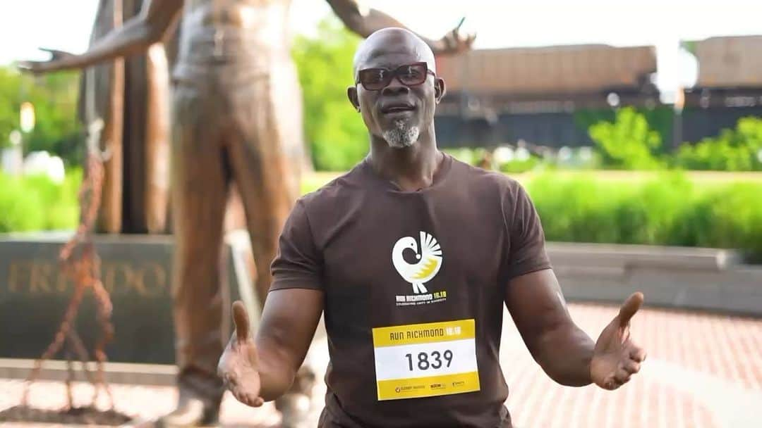 ジャイモン・フンスーのインスタグラム：「Join me on Sep 30 for RUN RICHMOND 16.19, the cultural running & walking event that lets you experience +400 years of Black History. My nonprofit is organizing this unique event with @bhmva and @sportsbackers in Richmond, VA. 👉🏼👉🏽👉🏾 Find link in bio」