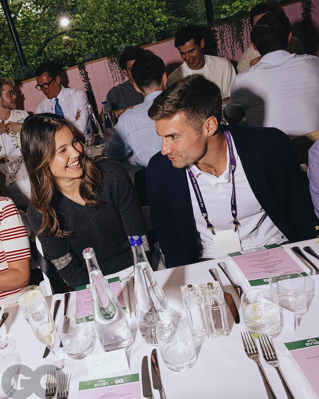 evianさんのインスタグラム写真 - (evianInstagram)「Throwback to Monday when we held an exclusive lunch in partnership with @britishgq to celebrate The Championships, @wimbledon bringing together VIP guests form the worlds of entertainment, culture & sport.   Our Global Brand Ambassador @emmaraducanu and GQ's Deputy Global Editorial Director @adambaidawi rocked the co-hosting duties in the evian’s VIP suite at Wimbledon, turning the day into an absolute success 🎾✨  #evian #Wimbledon」7月8日 2時10分 - evianwater