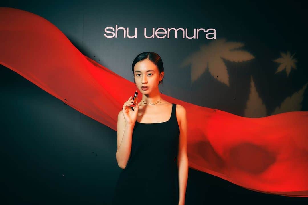 玖瑠実のインスタグラム：「#shuuemura  #kinumatte」