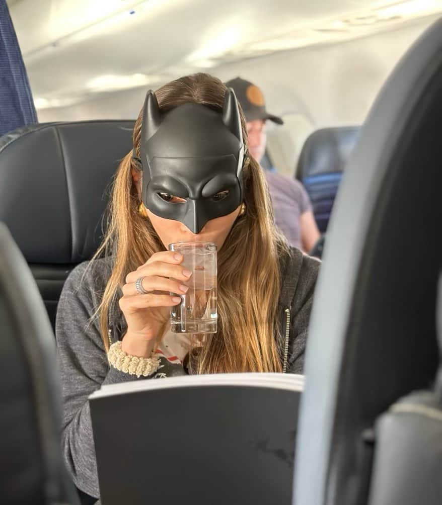 ジェシカ・ビールのインスタグラム：「Batmom 🦇」