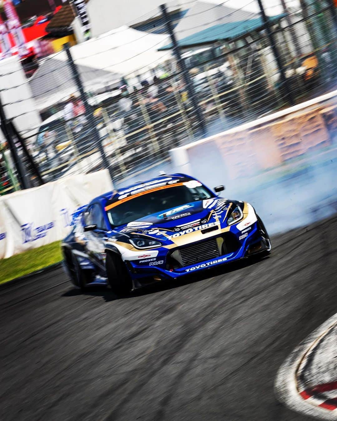 川畑真人のインスタグラム：「GR86 @teamtoyotiresjp   #toyotires #toyota #gr86 #86 #drift #d1 #drift  #jdm #gt86 #2jz #rayswheels  #ktc」