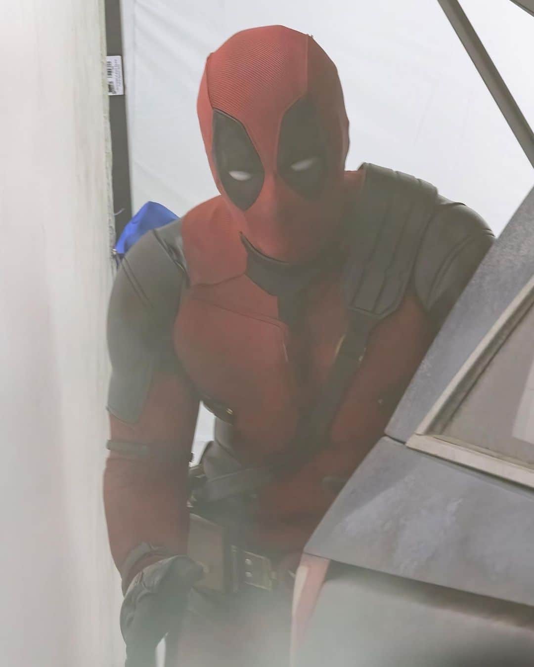 Just Jaredさんのインスタグラム写真 - (Just JaredInstagram)「Ryan Reynolds is seen in costume on set of "Deadpool 3" for the very first time! Tap this photo in the LINK IN BIO to see even more photos. #RyanReynolds #Deadpool #Deadpool3 Photos: Backgrid」7月8日 2時24分 - justjared