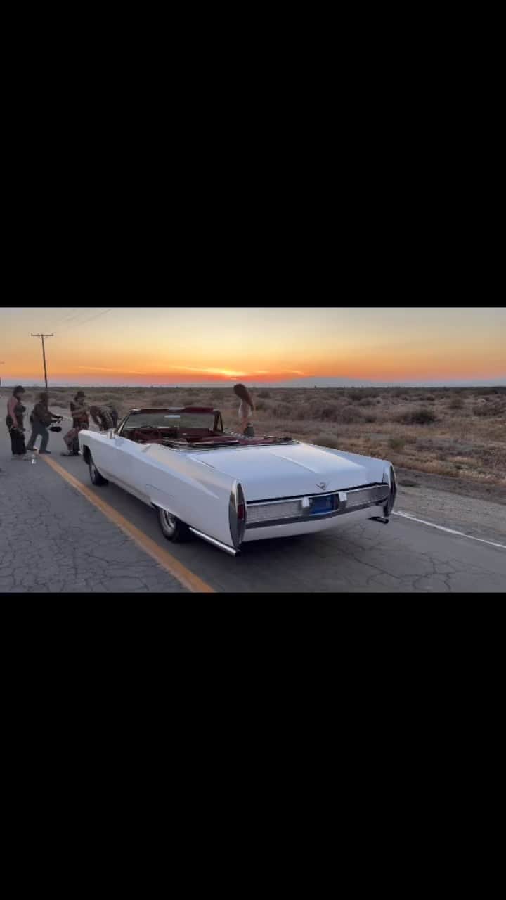 ステイシー・ハイダックのインスタグラム：「Making movies!!!! Thank you to everyone who helped out on this project! Truly Grateful!!!! ❤️🥂#BrandNewCadillac.TheMovie Video by @paultelfer」