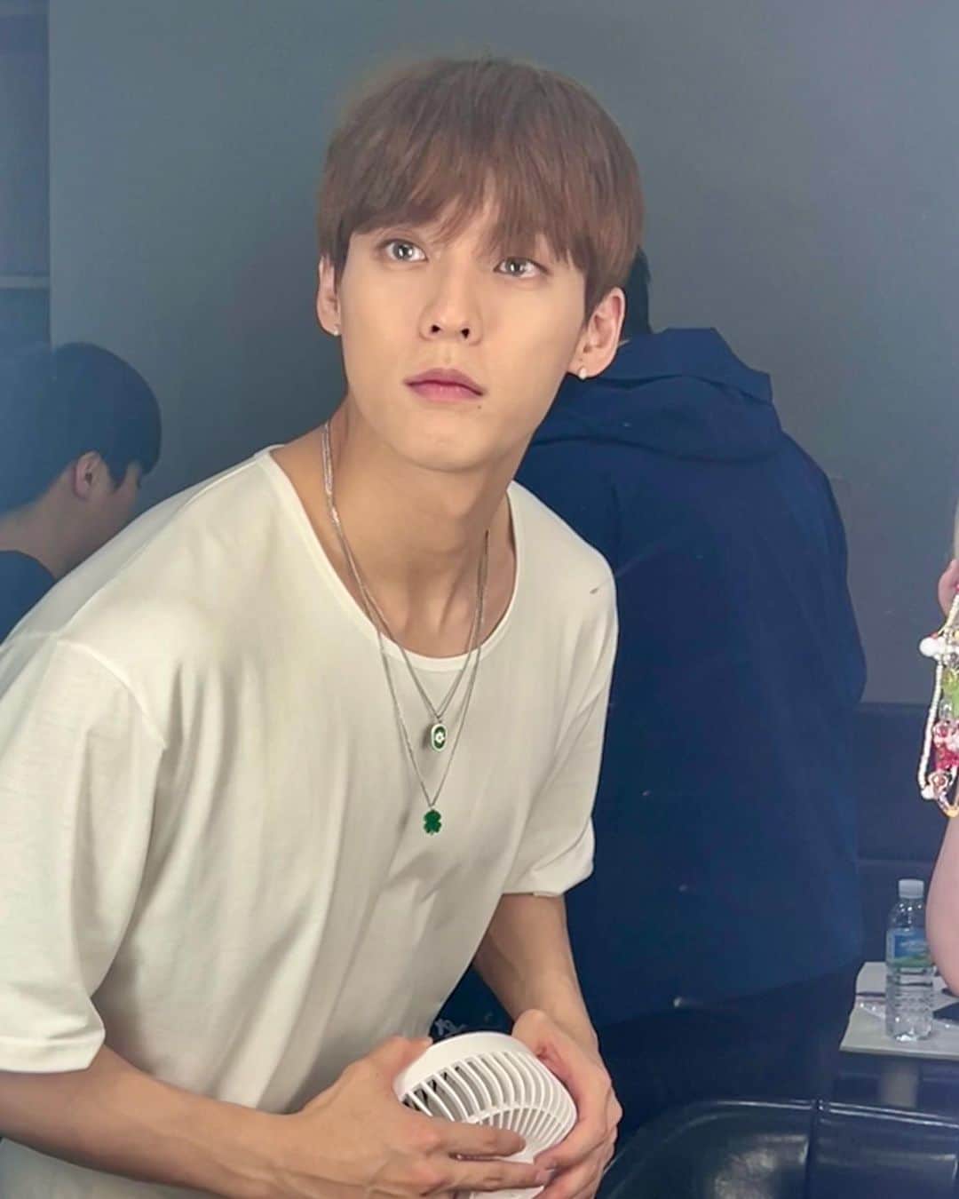 ミニョク のインスタグラム：「나의 바람 활동 behind🍀」