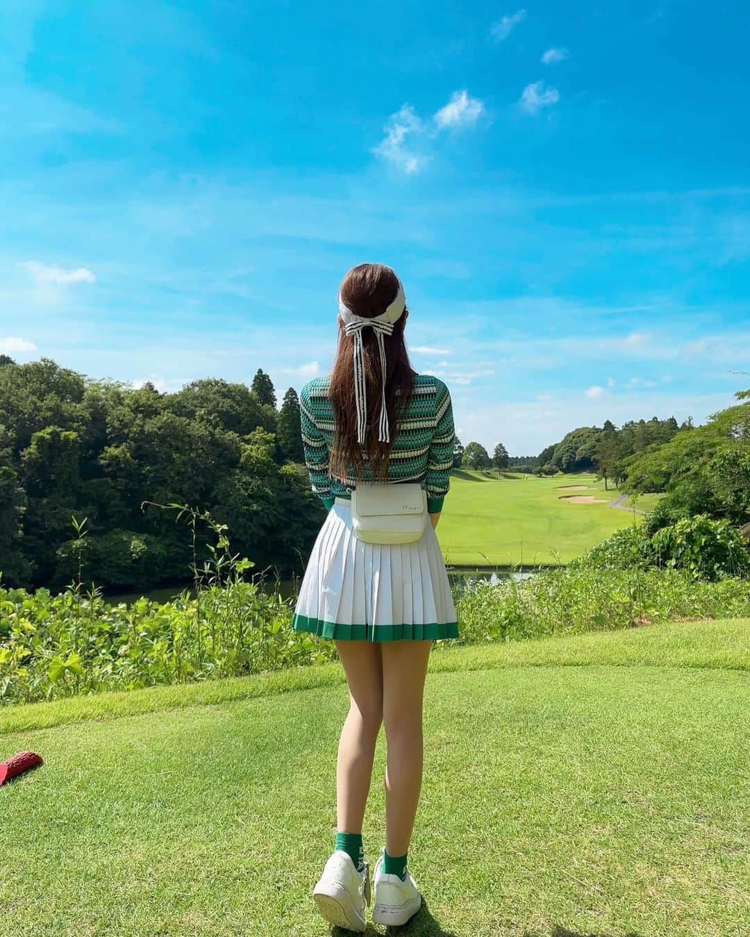 MAYUさんのインスタグラム写真 - (MAYUInstagram)「. 💚🩵🤍🪽 . ほんとに最近あつーい🌞 溶けちゃう🍦🍦 . 腰痛の為ゴルフに行けてなくて過去picですが この時のウェア爽やかでお気に入り🩵🪽 @utaagolf  . もう少し身体を休めたらゴルフ復帰できるかなっ🪄 . . #ゴルフ女子#ゴルフ#ゴルフウェア#ゴルフコーデ#ユタ#ユタゴルフ#長太郎カントリークラブ#utaa#utaagolf#golf#golflife#golfwear#golfaddict#golfclub#golfstagram#golfcourse#골프#골프스타그램#골프스윙#골프웨어#유타#유타골프#유타골프웨어」7月7日 18時25分 - mayu.kina_golf