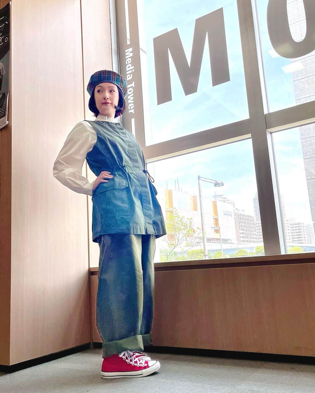 のインスタグラム：「七夕🎋 短冊に何をお願いしましたか？ わたしは物心ついてから、これ以外書いた記憶がございません。 （いや今日発売の新曲について書きなさいよ、1番の夢なんだから） 新曲『アオゾラ』をもうダウンロードしてくれたみんなありがとう🩵1番やりたいことを応援してくれて本当に嬉しいです。みんなのおかげ。まだのひとは是非聴いてね！ 曲の配信はしています！ MVは本日20時〜千秋の歌YouTubeにて🍓  #ノンストップ #フジテレビ #生放送 #阪神 #tigers #hanshin #タイガース」