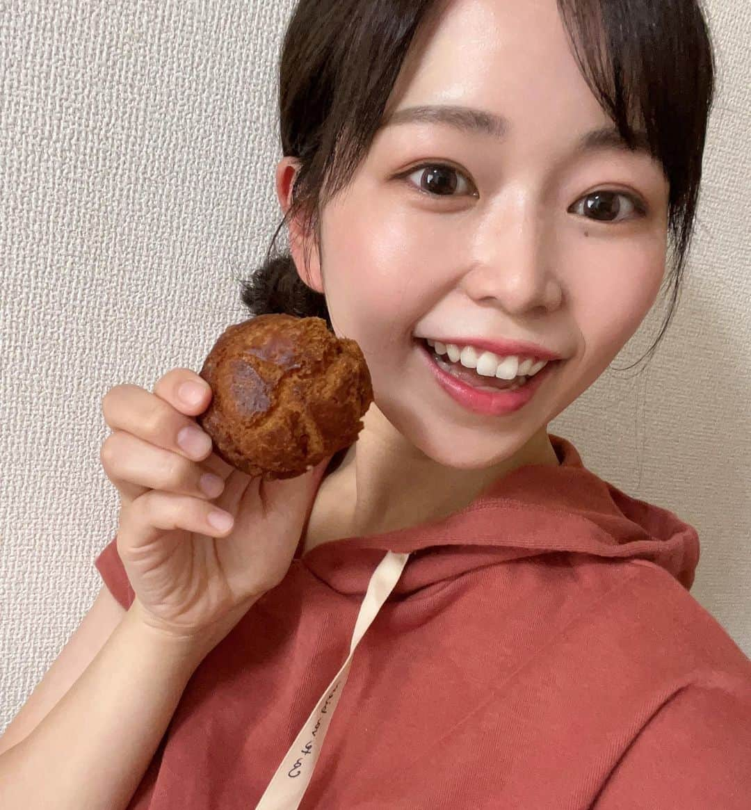 出世凪沙さんのインスタグラム写真 - (出世凪沙Instagram)「. お菓子づくりって毎回爆発させたり焦がしたり大変だけど、初めて最後まで何事もなく作れた😂👏 . #サーターアンダギー#沖縄#手作りお菓子#七夕#関係ないけど#スイーツ#おやつ#簡単レシピ」7月7日 18時32分 - nagisa_shusse