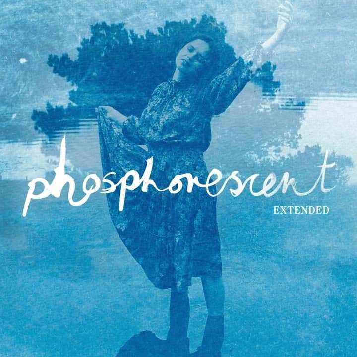 ガブリエル・アプリンのインスタグラム：「The full Phosphorescent Extended EP is out now!🌻 Featuring a few new songs, a remix of Skylight by @decades_or_die and some alternative versions of album tracks.   Anna from @decades_or_die wrote Skylight with me so to have them remix it into a summer dream is just the best.🌞 I genuinely love them!! Also here is a chaotic picture of Anna and I on a boat 🌝  So happy to be continuing the Phosphorescent experience with you xxx」