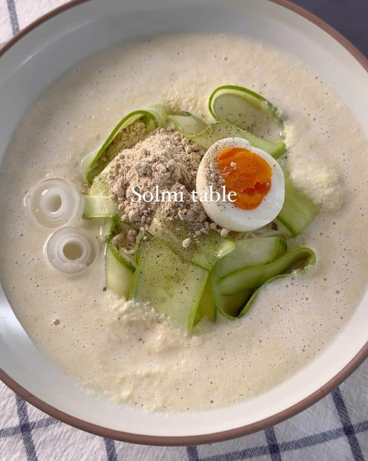 パク・ソルミのインスタグラム：「🌿 #콩국수2탄  Recipe 👉👉👉 @the_bocksoon_official」