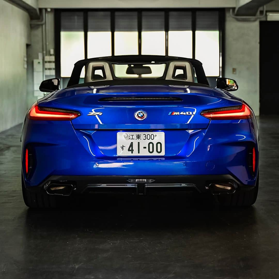 BMW Japanさんのインスタグラム写真 - (BMW JapanInstagram)「THE Z4  オープンカーの心地よい爽快感。  加速しても車体が安定して揺れず、ふわっと空を飛んでいるような気持ちになったと語ったのは、ジーンクエスト代表 #高橋祥子 さん。  スポーツタイプでツーシーターのオープンカー、BMW Z4 M40i（ポルティマオ・ブルー）の魅力とは。  インタビュー記事は @bmwjapan アカウントトップのURLからチェック。  #FREUDEforever #先駆者が見た景色 #BMW #駆けぬける歓び #BMWJapan #THEZ4 #BMWZ4 #BMWZ4M40i #BMWZ4M #オープンカー #スポーツカー」7月7日 19時00分 - bmwjapan