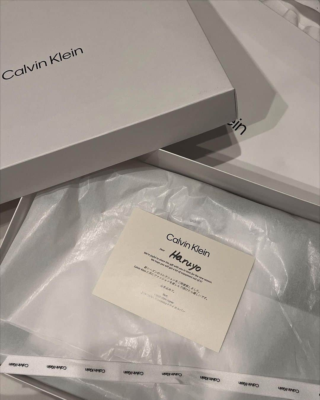 HARUYOさんのインスタグラム写真 - (HARUYOInstagram)「. 🥰🙏🏼🩶 @calvinklein  #mycalvins#calvinklein#kalvinkleinjeans#カルバンクライン#カルバンクラインジーンズ#マイカルバン#海外ファッション#海外コーデ#海外スタイル#デニム#デニムコーデ」7月7日 19時14分 - h_trip