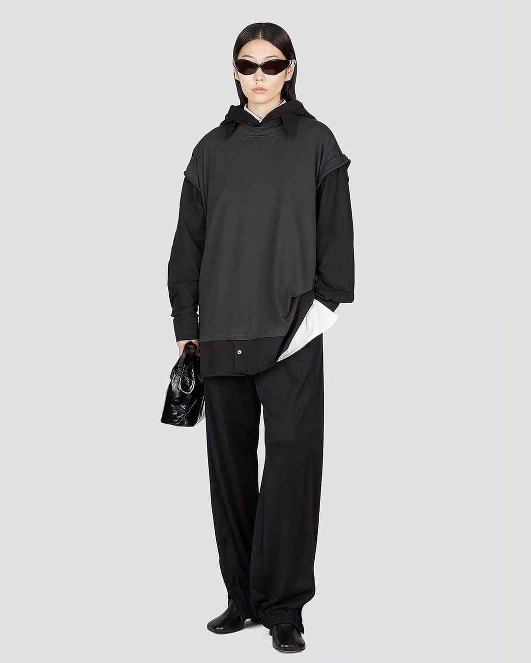 エルエヌシーシーのインスタグラム：「A shirt, but also a sweatshirt  Shop now on LN-Cc」