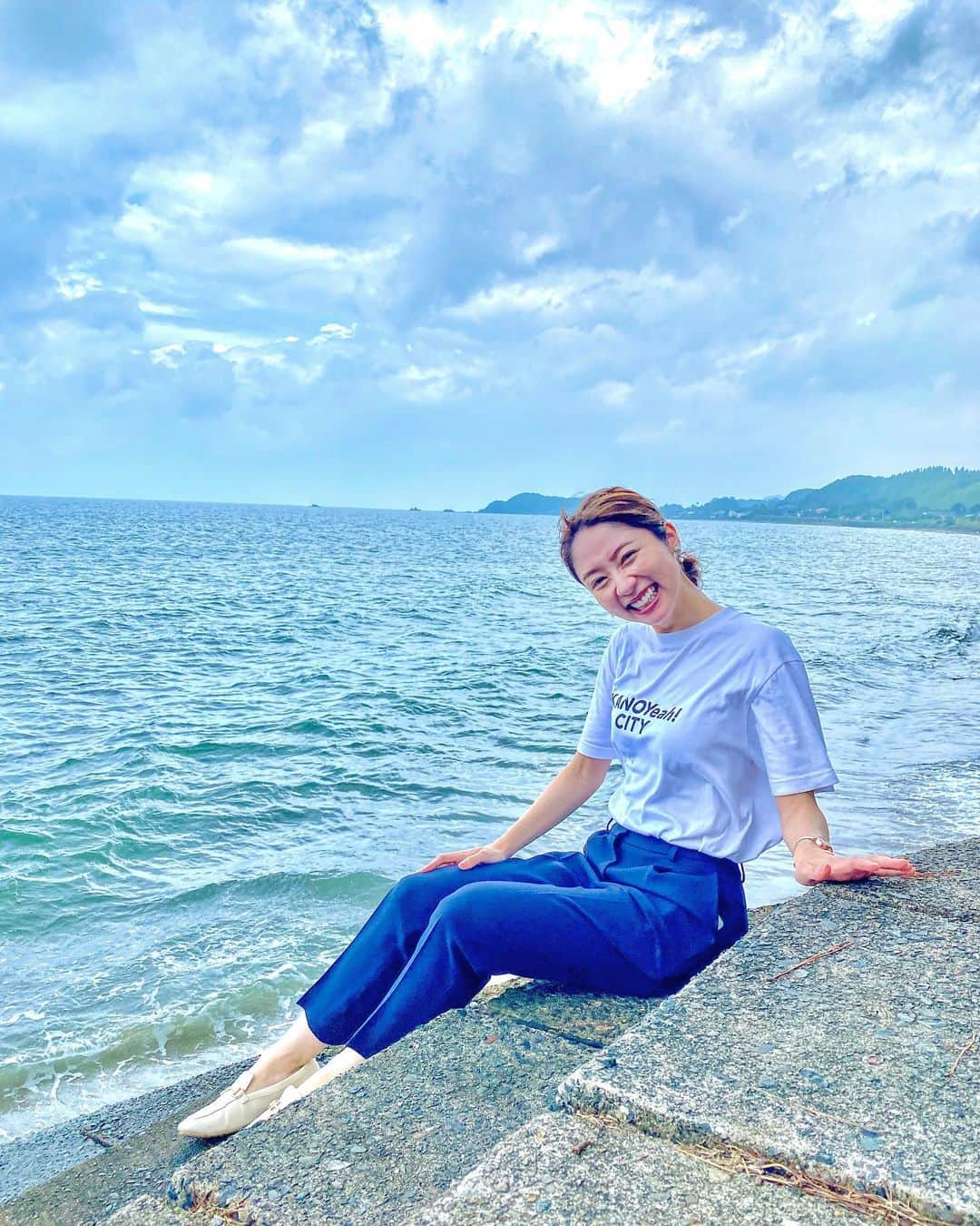 鳥越佳那のインスタグラム：「海開き☀️🏖️✨  もう少し梅雨は続きそうですが 気分はすっかり夏です🍉✨  海開きに向けて 清掃活動をしてくださった地元の方々に感謝しながら 鹿屋での初めての夏を楽しみたいと思います☺️✨  次は 潮が引いた晴れの日に☀️‼︎ . . #鹿児島県 #鹿屋市 #かのや  #高須海水浴場 #浜田海水浴場  #キャンプ場 #開設式 #海開き #海  #安全祈願 #神事 #司会  #地域おこし協力隊 #かのやPRレポーター」