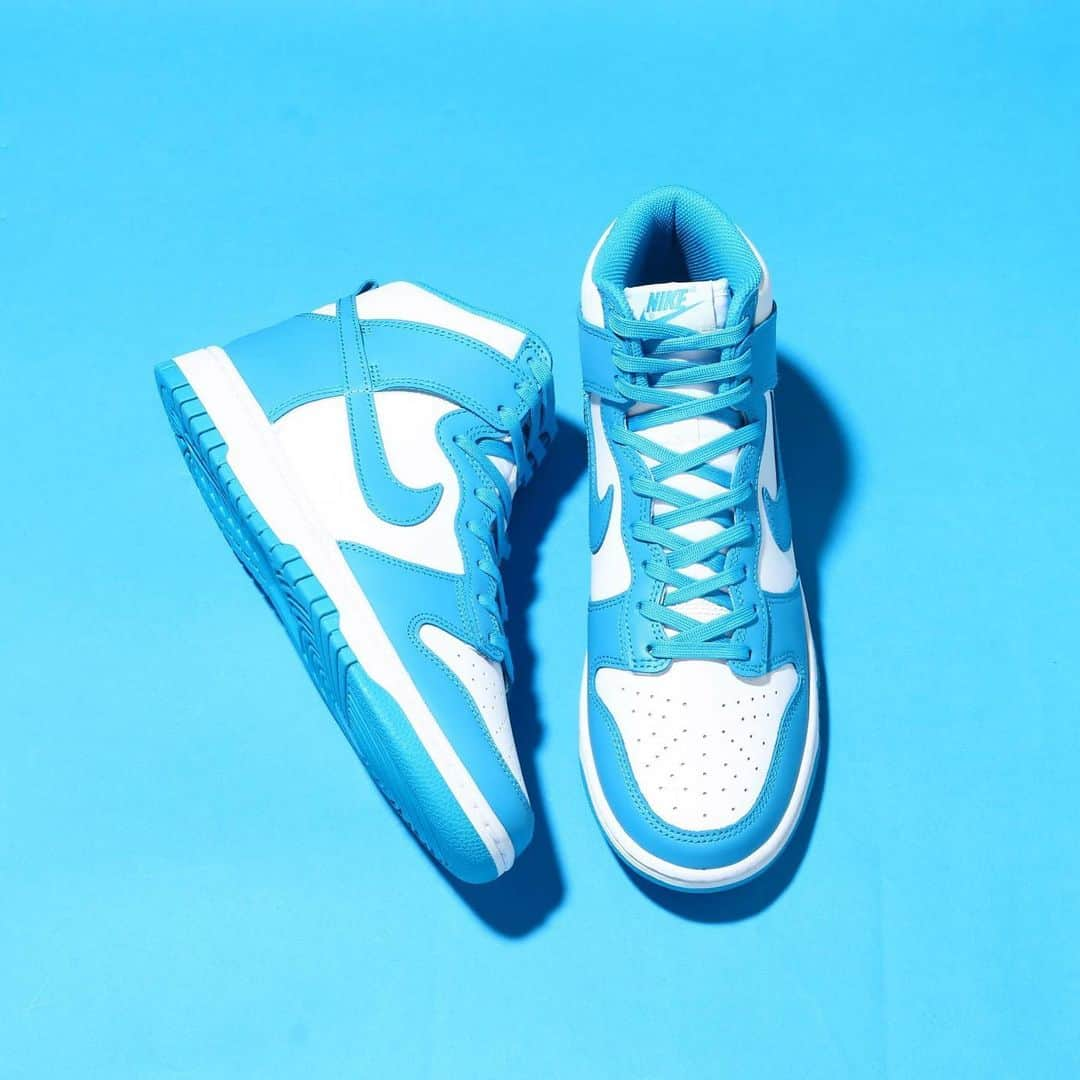 Sports Lab by atmos OSAKAさんのインスタグラム写真 - (Sports Lab by atmos OSAKAInstagram)「. ↓↓↓ 7/8(SAT) RELEASE NIKE DUNK HI RETRO dd1399-400 ¥16,500-(tax included) Size:25.5cm~29.0cm,30.0cm  ※オープン前にお待ちいただく際はAM10:25までにJR5階の時空の広場、LUCUA入口前カフェ・レストランご案内看板前を先頭にガラスに沿ってお並びください。 またスタッフ到着時に離列されていたお客様は最後尾からのご案内となりますのでご注意ください。  ※状況により整理券を配布いたします。整理券配布時は整理券をお持ちのお客様優先の販売となりますので、ルクアの入口は複数ございますがオープン待ちのお客様は上記指定場所にてお並びください。  ※トラブル発生時による抽選販売への変更や販売中止等の対応につきましてはスタッフの判断で実施させていただきますので予めご了承ください。  #atmos #アトモス #dunkhigh」7月7日 19時36分 - atmos_lucua_osaka