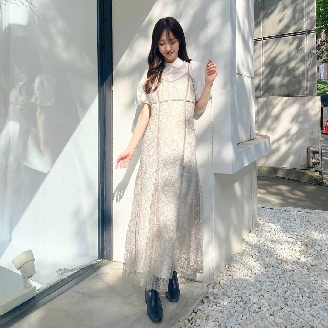 MERCURYDUOさんのインスタグラム写真 - (MERCURYDUOInstagram)「. ／ 　今だけ！ 　人気予約アイテムが 　ポイント10倍&送料無料 ＼  ⁡ #ブラウス付きレースキャミワンピース color:charcoalgray/mintgreen size:S/M  ※お気に入り追加でポイントプレゼント！  ⁡ アイテム詳細やポイントGETは  @mercuryduo_stylingのTOP リンクからCHECK出来ます。  ＿＿＿＿＿＿＿＿＿＿＿＿＿＿＿＿＿＿＿＿＿＿＿＿＿＿  ⁡ @mercuryduo_com   #MERCURYDUO #公式通販RUNWAYchannel #マーキュリーデュオ  ＿＿＿＿＿＿＿＿＿＿＿＿＿＿＿＿＿＿＿＿＿＿＿＿＿＿」7月7日 20時11分 - mercuryduo_styling