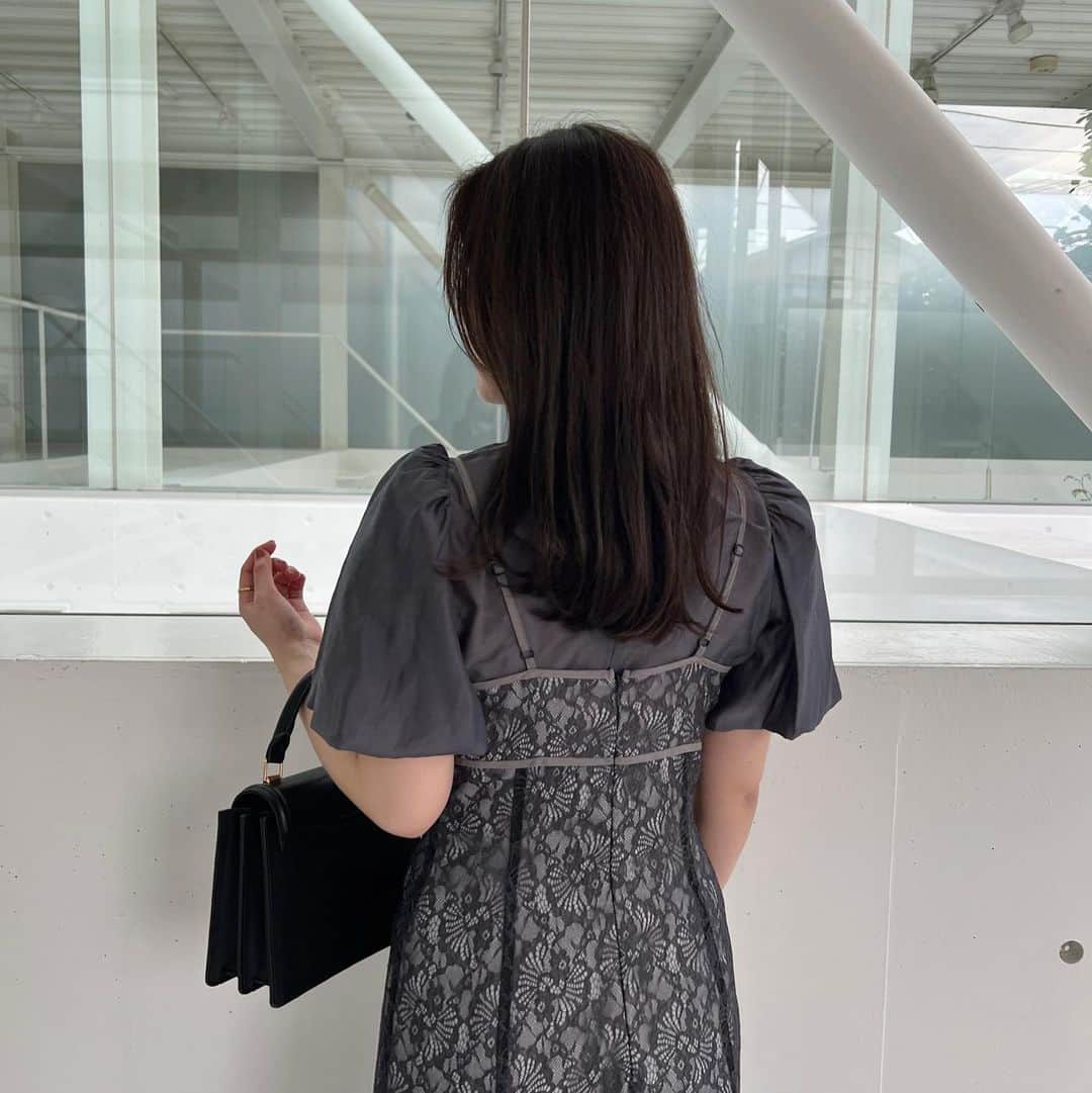 MERCURYDUOさんのインスタグラム写真 - (MERCURYDUOInstagram)「. ／ 　今だけ！ 　人気予約アイテムが 　ポイント10倍&送料無料 ＼  ⁡ #ブラウス付きレースキャミワンピース color:charcoalgray/mintgreen size:S/M  ※お気に入り追加でポイントプレゼント！  ⁡ アイテム詳細やポイントGETは  @mercuryduo_stylingのTOP リンクからCHECK出来ます。  ＿＿＿＿＿＿＿＿＿＿＿＿＿＿＿＿＿＿＿＿＿＿＿＿＿＿  ⁡ @mercuryduo_com   #MERCURYDUO #公式通販RUNWAYchannel #マーキュリーデュオ  ＿＿＿＿＿＿＿＿＿＿＿＿＿＿＿＿＿＿＿＿＿＿＿＿＿＿」7月7日 20時11分 - mercuryduo_styling