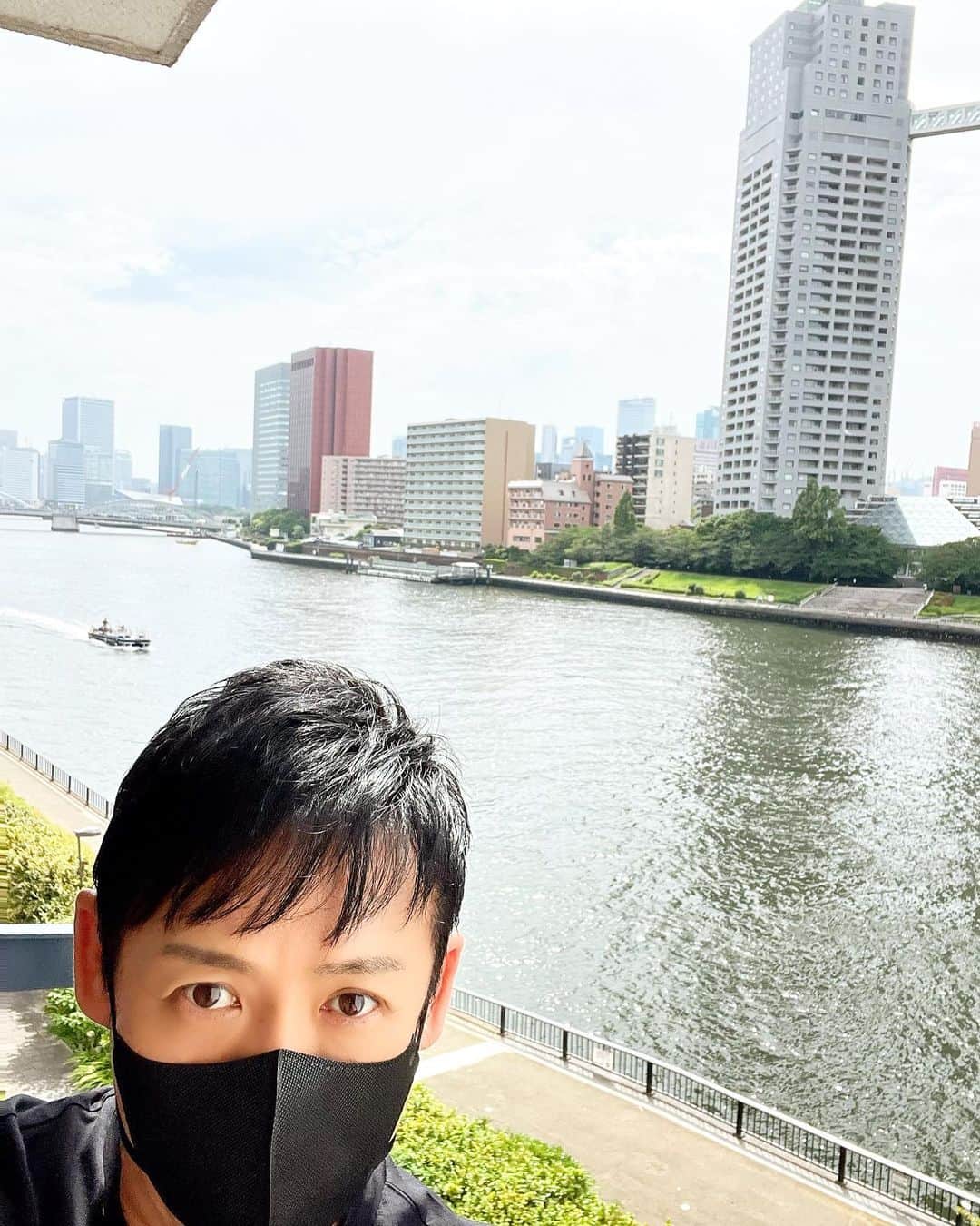 のインスタグラム：「お疲れ様でした。 今日は、月島のスタジオでカレンダー撮影をしていました。😊 何か、一年は早いものだなぁー この前撮った感覚❗️ で、来年のカレンダーですよー でもでも今年も出来て良かったぁ 今年も素敵な撮影になりましたぁ😊 #今日 #月島 #スタジオ #撮影 #カレンダー  #松竹」