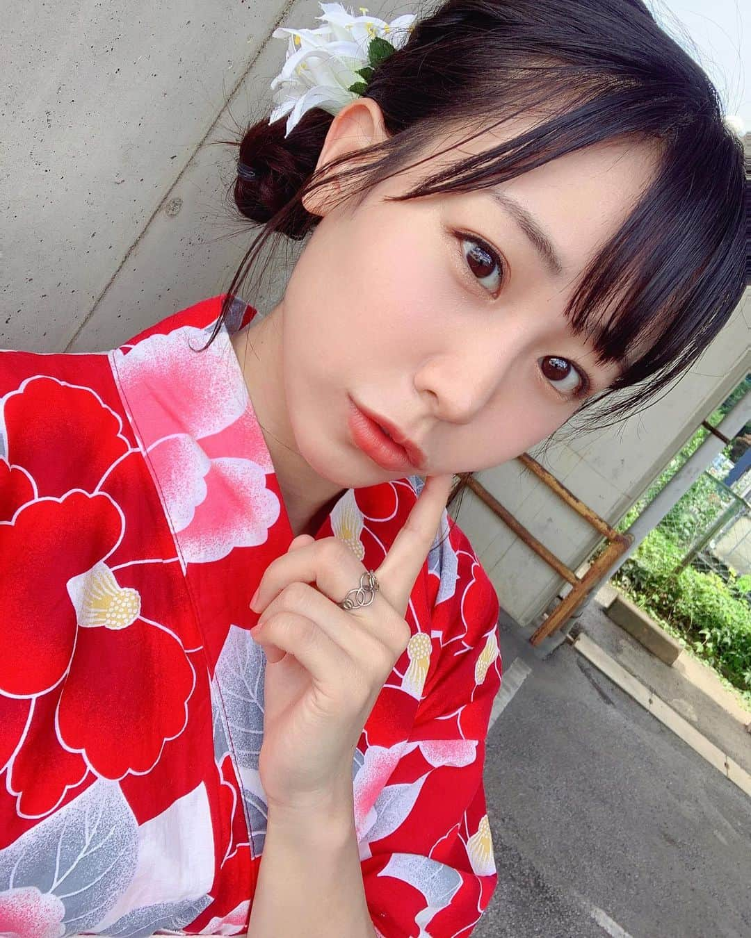 加藤育実のインスタグラム：「本日は七夕🎋と言うことで、栃木でライブした時の浴衣の画像でも貼っておきますかね☺️👘  今年も浴衣着てお出かけしたいなぁ💕  織姫と彦星とみんながハッピーな一日を過ごせますように🥰💕  #加藤いくみ #浴衣 #日本  #着物  #七夕 #japan  #japanese  #japanesegirl #しば犬  #柴犬」