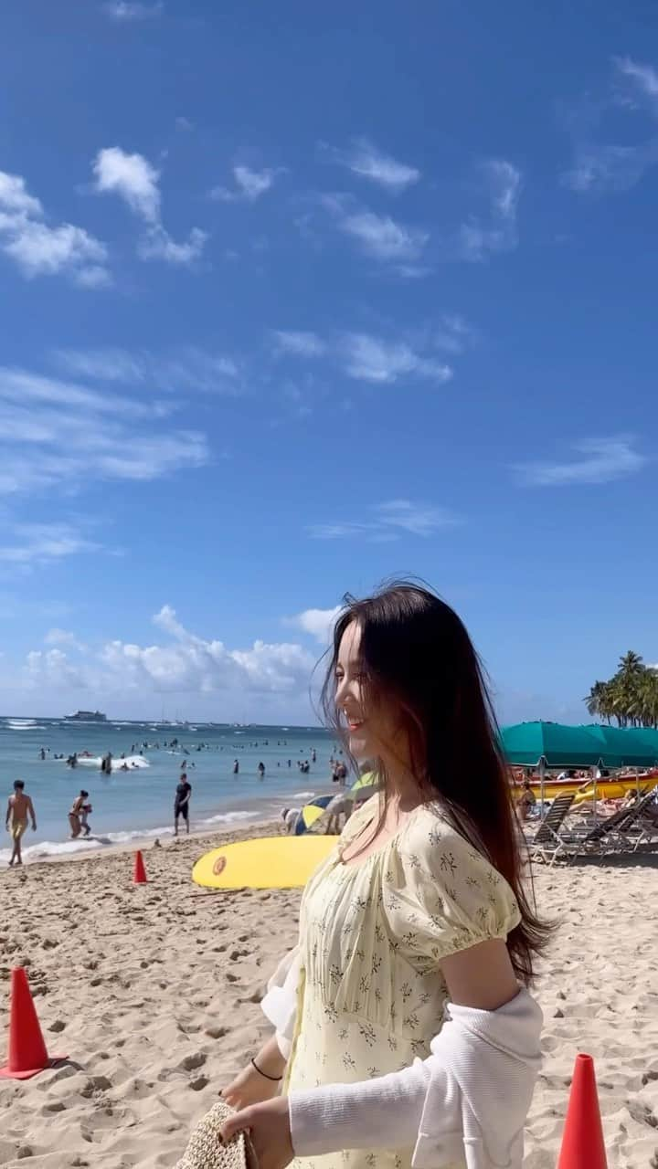 スルギのインスタグラム：「하와이🌴🌴🌴🌊햇빛때메 눈이 안떠짐,,」