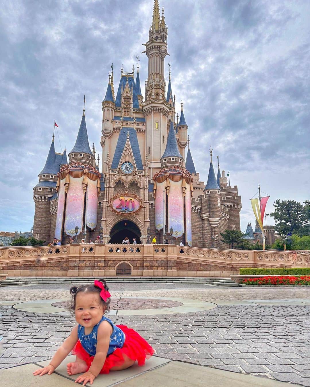 エリナ シルカのインスタグラム：「Disney debut 🎀」