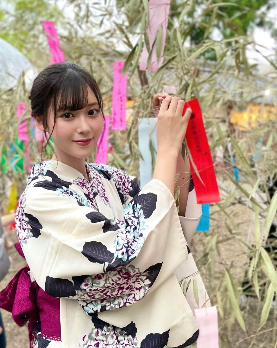 月野有菜さんのインスタグラム写真 - (月野有菜Instagram)「今日は七夕ですね🎋 ⁡ 私は短冊にお願い事を書きに行ってきました☺︎ 皆 ...