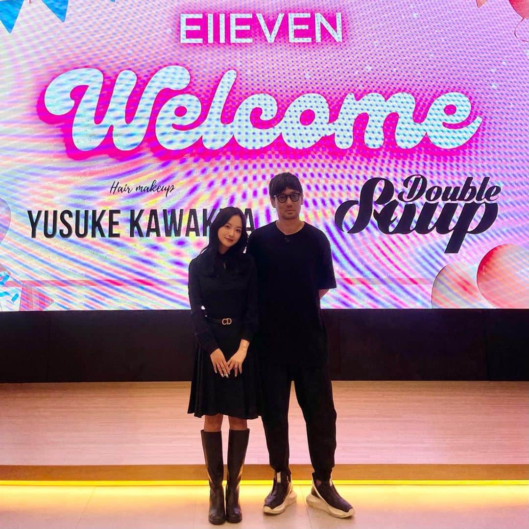 ᴅᴏᴜʙʟᴇsᴏᴜᴘのインスタグラム：「今回河北先生からポイントメイクをしてもらいました🩷 元々すきでいて一緒に撮影ができて光栄でした！！！ 撮影の時、河北さんすごく面白くてめっちゃ笑った。。。🤣🤣　動画も本当に面白いしメイクも参考になると思うのでみなさんぜひ見てみてくださいね💕🙂  일본 메이크업 아티스트 카와키타 선생님과 콜라보 촬영했어요 🫶✨ 넘 재밌어서 엄청 웃엇쓤…. 🫶✨😣💕💕」