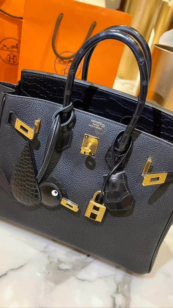 ayuのインスタグラム：「Welcome my new baby🐧🩷  #hermes#hermeskelly#kellytogo」