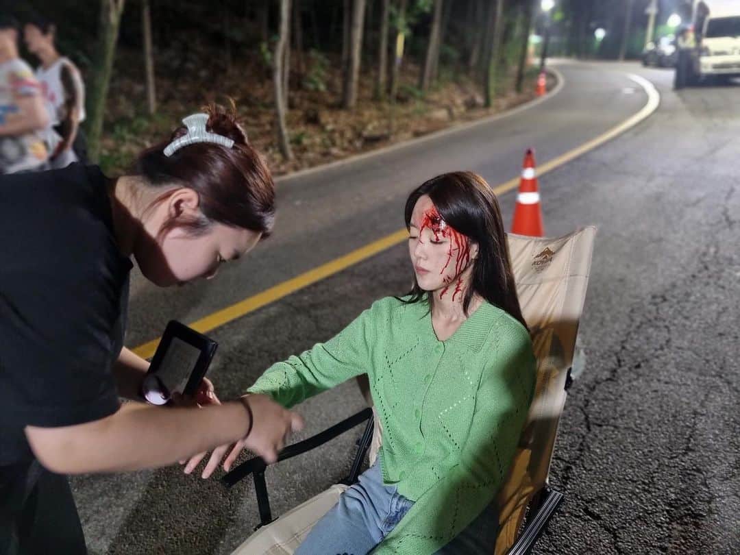 シン・ゴウンのインスタグラム：「곱게죽여줘서 고마웡....💕  #비밀의여자 #앗뇽잘이또」