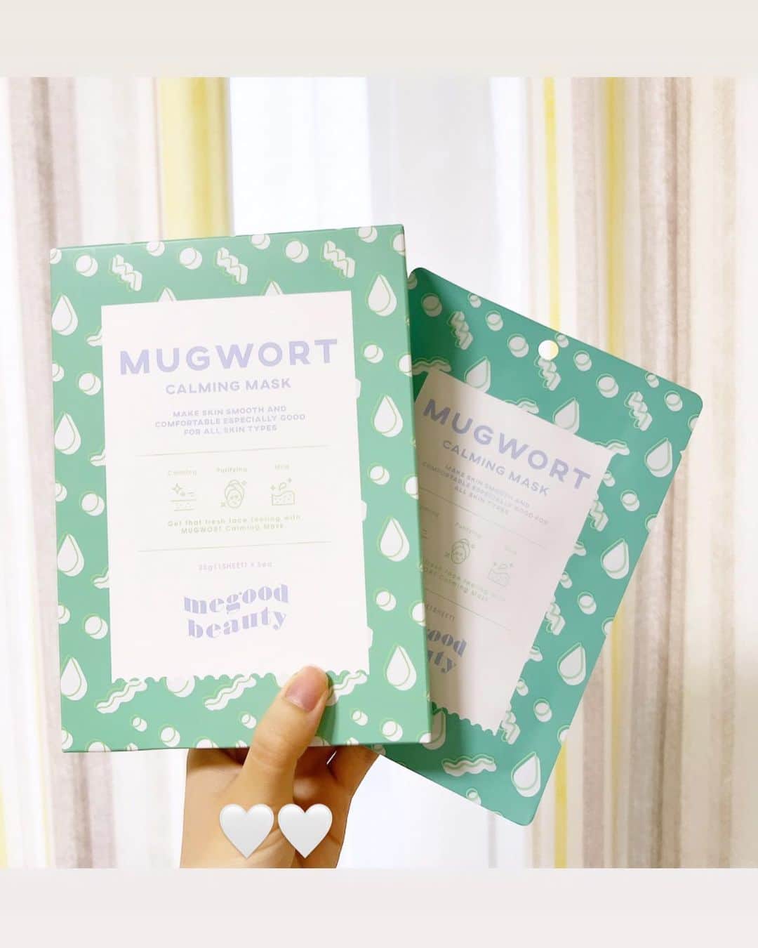福井姫奈のインスタグラム：「MUGWORT CALMING MASK☁️  透明感とほてった肌を鎮静してくれる、 夏にぴったりのマスク。 使用後はお肌が白くなった気がしたので、使い続けてみます🫡🤍  今までオンラインでしか購入できなかった MEGOOD BEAUTYのシートマスクが7月からLOFT、PLAZAでも購入できるみたいです☺︎  #megoodbeauty#美容#cosmetics#pr」