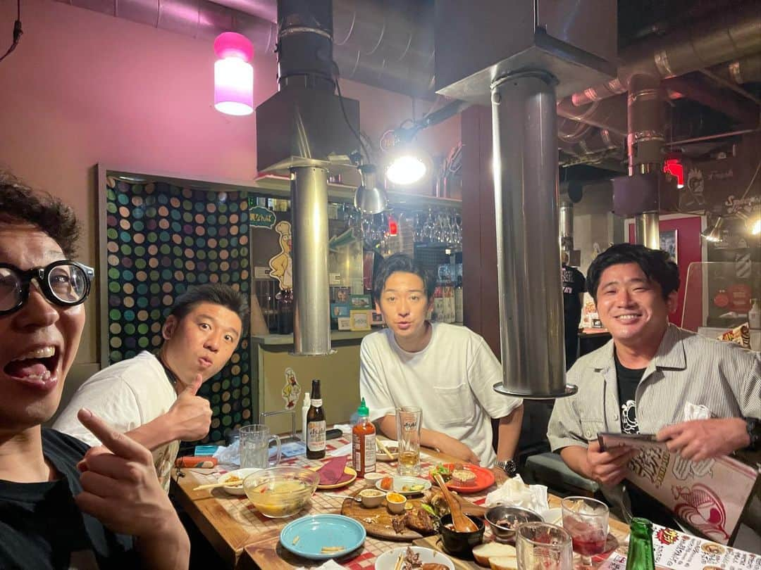 井尻貫太郎さんのインスタグラム写真 - (井尻貫太郎Instagram)「東西のコント職人と！ #貫太郎 #マイスイートメモリーズ　福田 #うるとらブギーズ #真っ直ぐな同期」7月7日 20時40分 - kantaro_ijiri