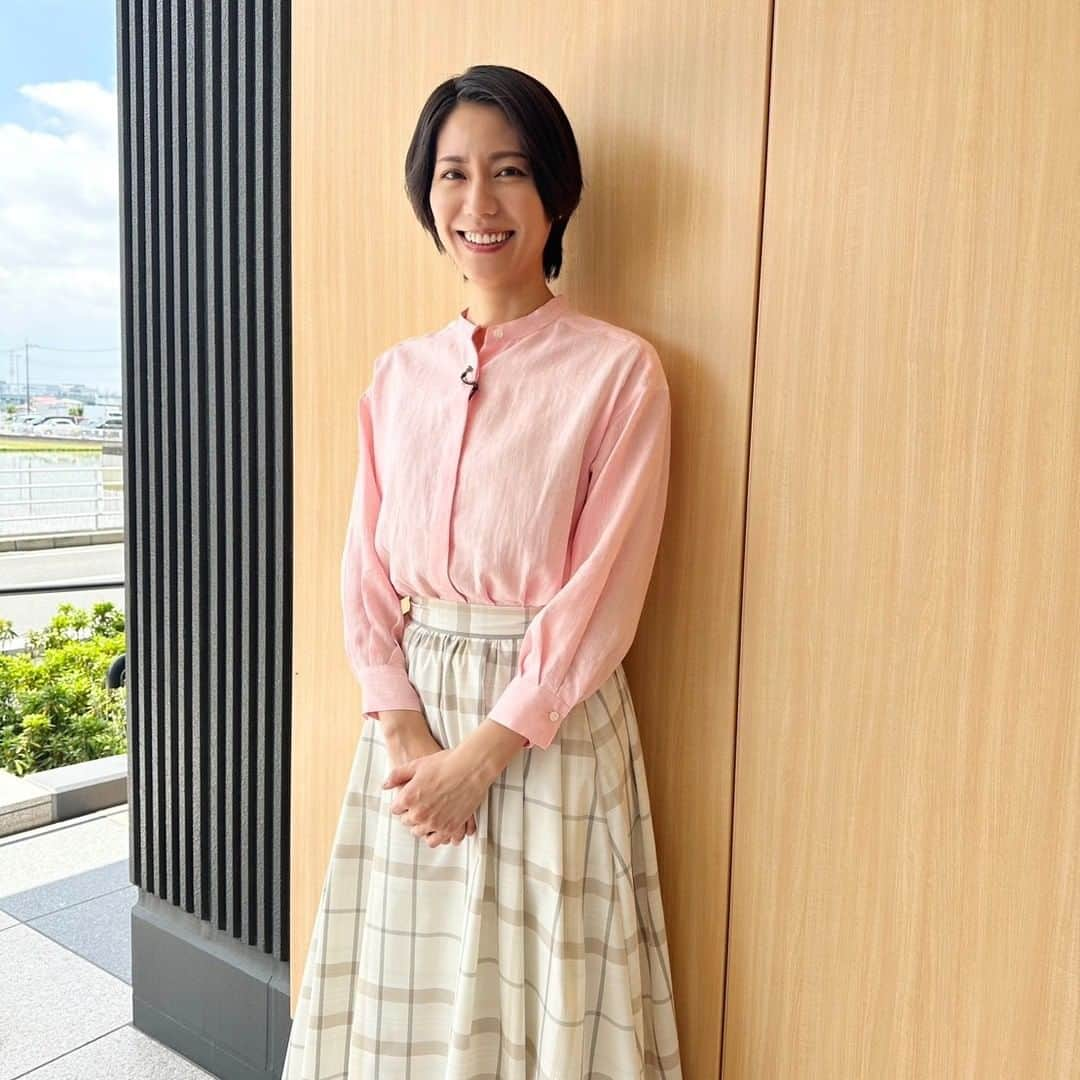 テレビ東京「ガイアの夜明け」さんのインスタグラム写真 - (テレビ東京「ガイアの夜明け」Instagram)「この後、今夜１０時～は「病院を再生せよ！」をお送りします。医師が大量退職し、医療崩壊の危機に直面した市民病院。新院長の立て直し、改革にガイアのカメラが独占密着しました。ドラマのような出身大学をめぐる知られざる実態も…。是非ご覧下さい！ <ロケ> シャツ#DAMAcollection スカート#Couturebrooch #ete <スタジオ> スカート#DAKS #ete」7月7日 21時03分 - gaia_no_yoake