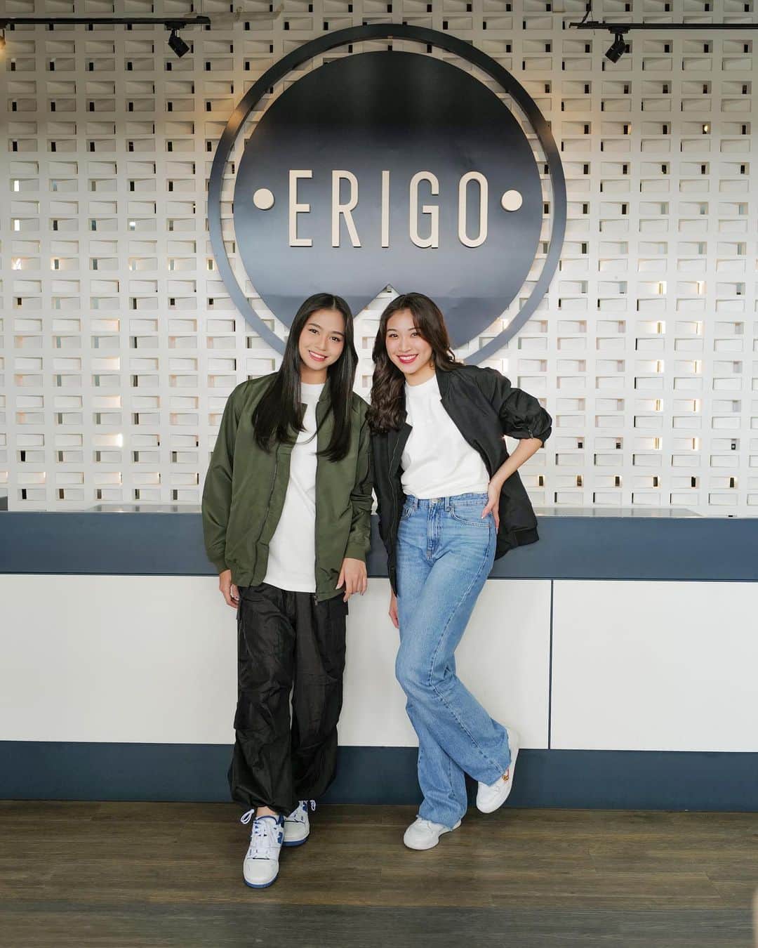 シャニ・インディラ・ナティオのインスタグラム：「Live sale 7.7 bareng @erigostore @jkt48.kathrina so fun!😍」