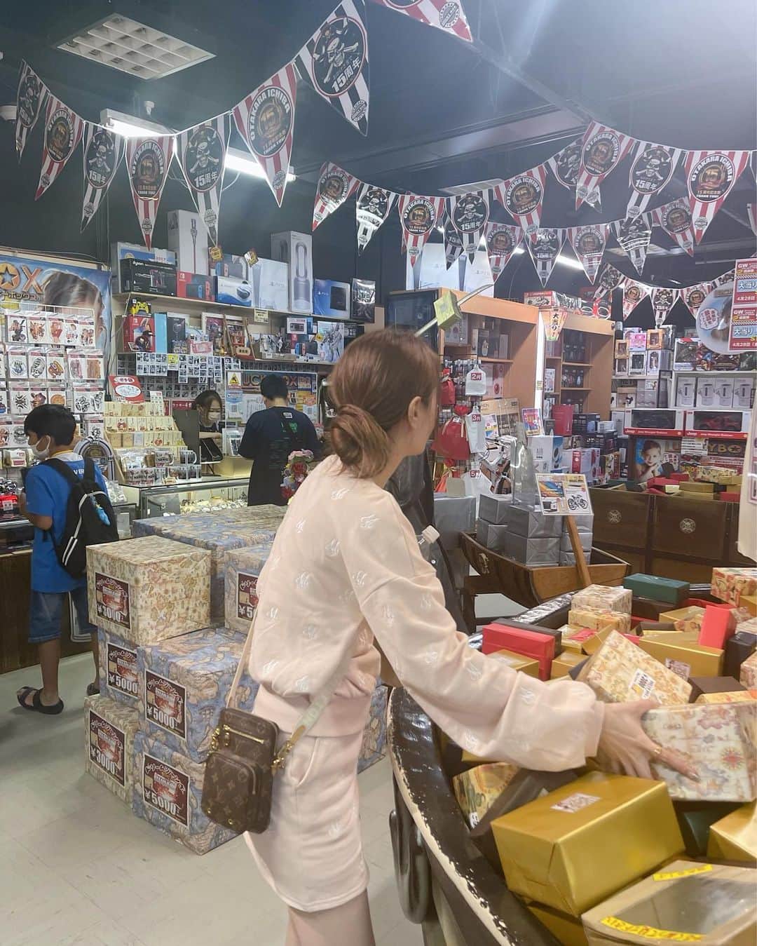 ゆきらのインスタグラム：「GWのおもいでおわり。2ヶ月経った🕰️ 2個までって決めたのに結局5個😚まだ可愛い方」