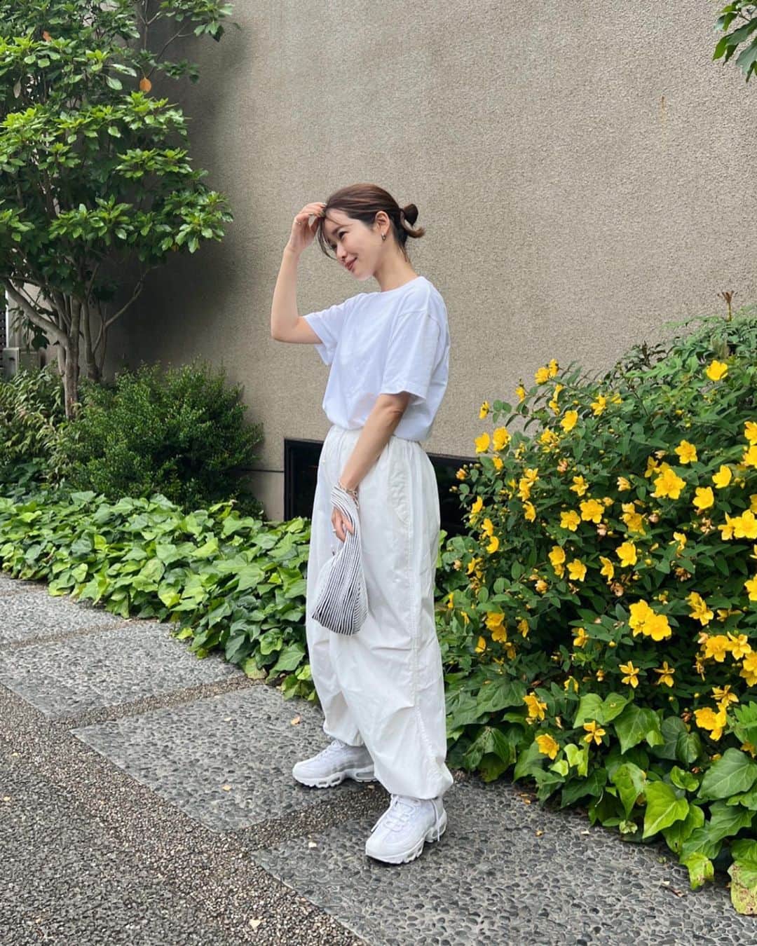 猪鼻ちひろのインスタグラム：「きのうの写真の全身 と結構前のコーデと 展示会の写真🤳🤍 #ちひろのお洋服 #150cm #暑苦しいやつあってごめん🥺」
