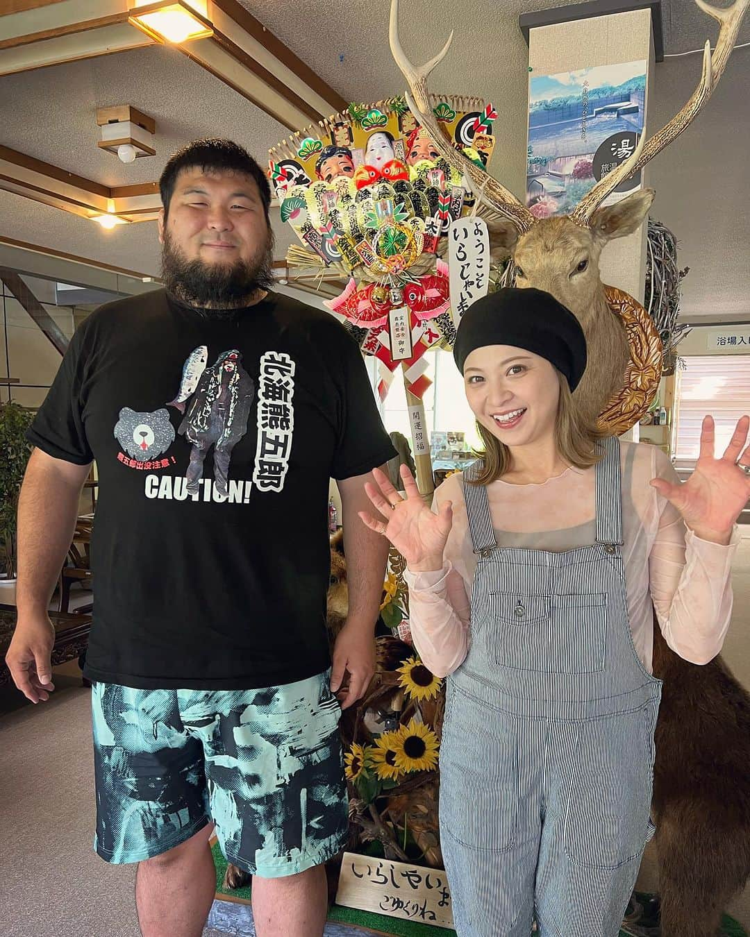 古澤恵さんのインスタグラム写真 - (古澤恵Instagram)「北海道の思い出🐻  ツーリング中にシカとキツネに遭遇🦌🦊 (今まで5.6回北海道ツーリングしていて毎回100%🦌🦊には会ってる)  そして今回は熊のような温泉宿のオーナーさんとも遭遇🐻  実質シカ、キツネ、熊に会えました笑笑🦌🦊🐻 . . . #北海道ツーリング2023 #BS11 #大人のバイク時間 #モトライズ #MOTORISE #中野真矢 さん @shinyanakano56  #杉浦一生 さん @issei.sugiura3  #北海熊五郎 さん #motorcycletv #8月放送日 #🦌🦊🐻」7月7日 21時16分 - gugu1202