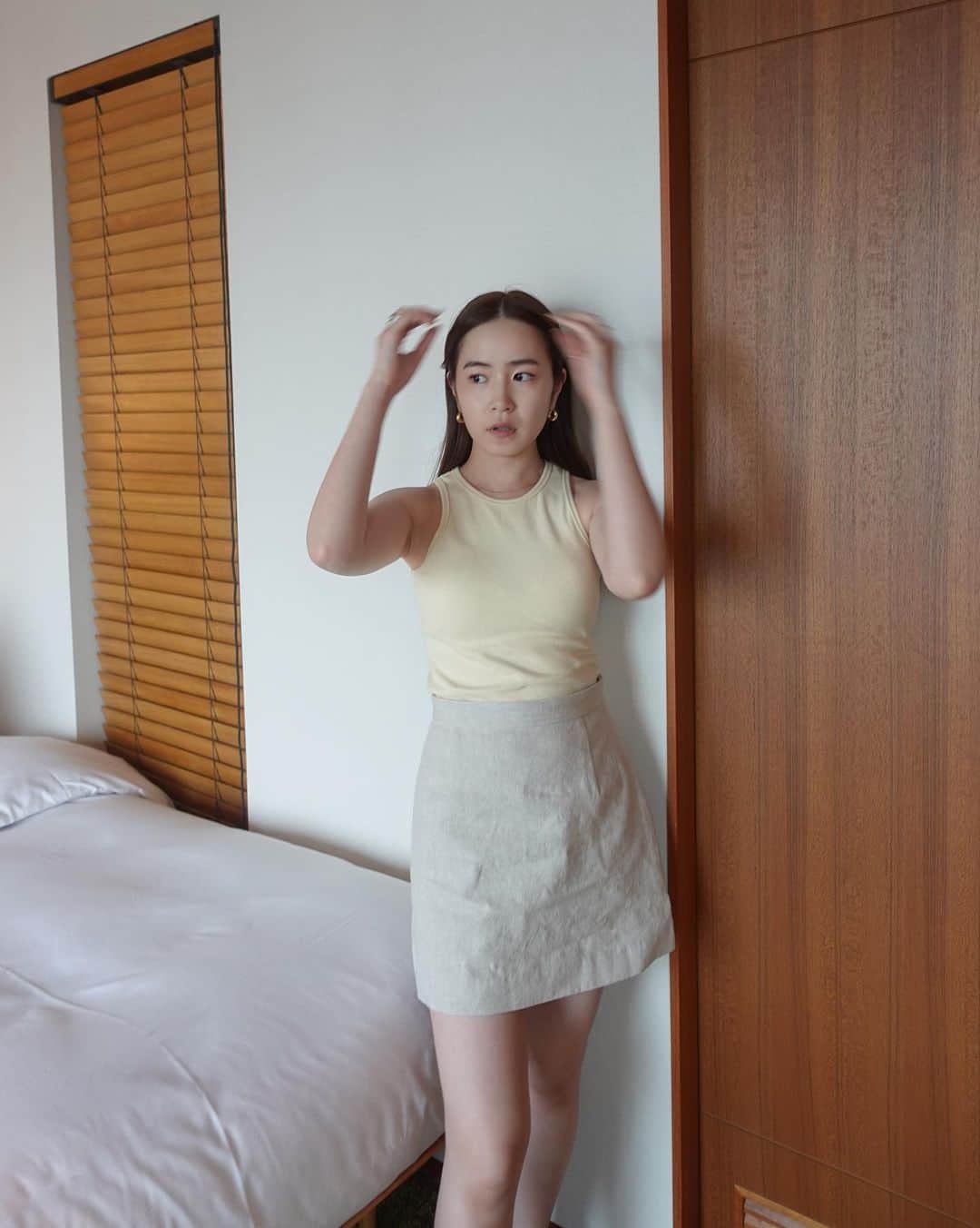三條場夏海さんのインスタグラム写真 - (三條場夏海Instagram)「. 今日は女性にとって大事なお話。  気付くと、この下着何年も着ているな… と言う感覚になる事はありませんか？😮‍💨  私もついついそれをやってしまうので、日頃から意識的に下着を新しいものに変えようという意識をしています🪐  今日ご紹介するのはお気に入りブランドの @yue_japan  先日のホテルステイにもお気に入りなので持って行きました🫶🏼 フィット感などの機能性は勿論、 デザインもワンランク上で よくあるレースのブラジャーというイメージを覆します。 シンプルで上質な下着は大人の必需品なんですよね。  これを読んで 最近下着買ってないな…と思った方は是非チェックしてみて欲しいです✨  #Yue_JAPAN #jobacode #wacoal_sponsored」7月7日 21時17分 - natsumi_sanjouba