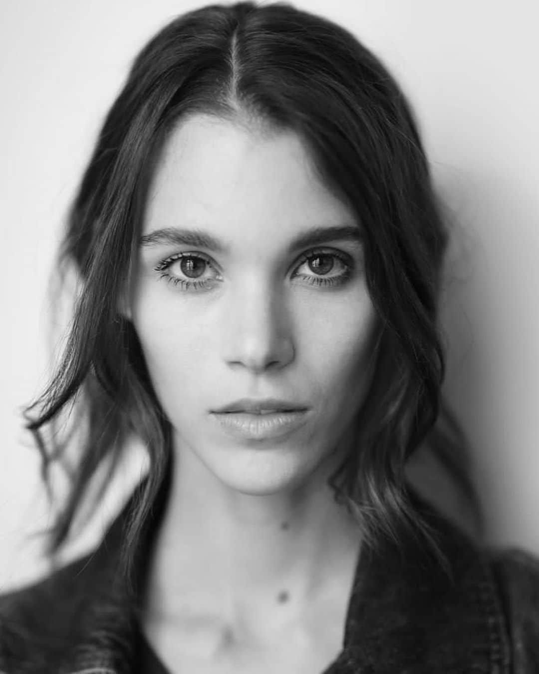 ポーリーヌ・オアロのインスタグラム：「@alexismabille  Cheers to you 🥂😉」