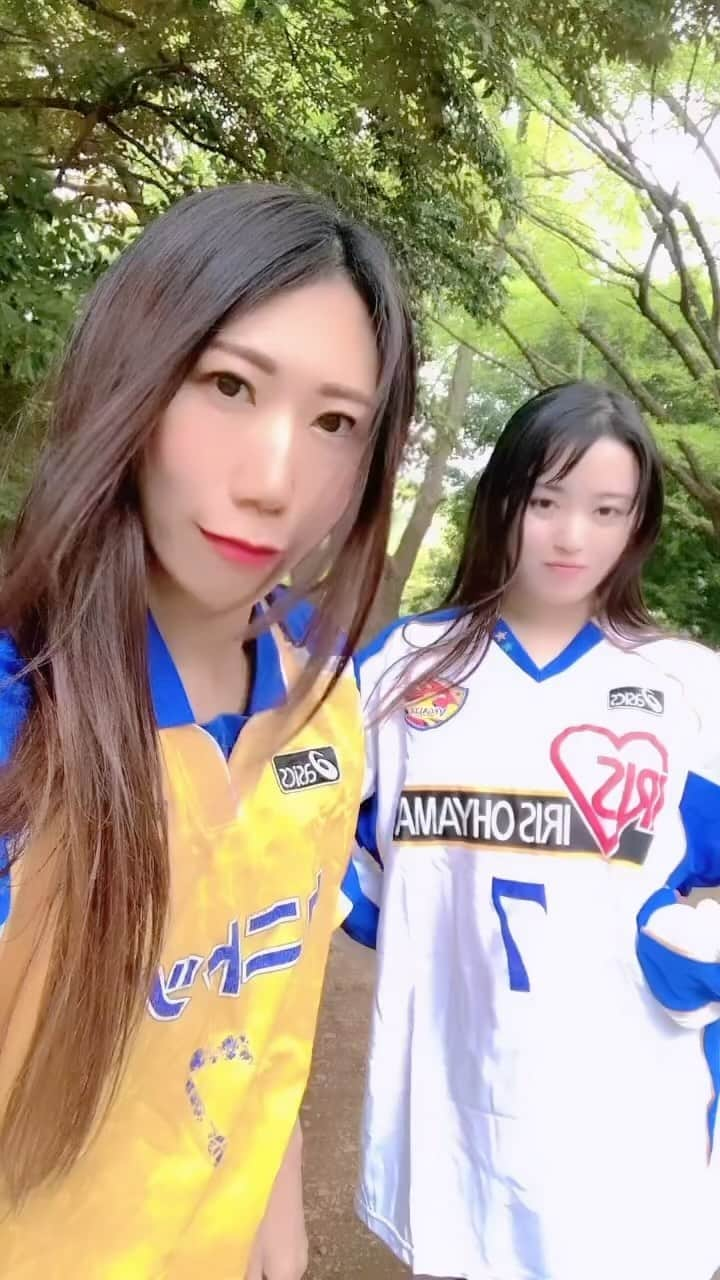 ほんまかよこのインスタグラム：「⚽️🕺 #Neymardance 🇧🇷  優華ちゃんと #ネイマール 🤗🤗⚽️  ネイマールみたいに蹴って踊れる筋肉になりたい🔥🔥🔥  #soccer #soccerlife #soccerlove #football #footballlove #sportslife #サッカー #サッカー上手くなりたい #サッカー女子 #ネイマールになりたい #ネイマールに届け #neymar #neymarjr #neymarchallenge  #dancechallenge」