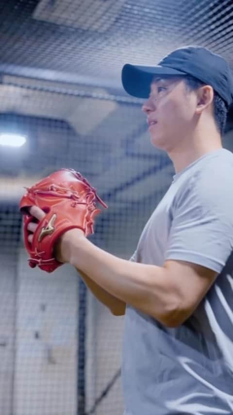 斎藤佑樹のインスタグラム：「⁡ 第105回全国高校野球選手権南北北海道大会 エスコンフィールドHOKKAIDO で行われる決勝戦で 始球式を務めさせていただくことになりました。 ⁡ 現役時代に たくさんの温かい励ましをいただいた北海道。 この地で投げさせていただけることに 感謝の気持ちで一杯です。 ⁡ 新しい世代の球児の皆さんが 新球場でどんな活躍を見せてくれるのか とても楽しみにしています。 ⁡ 応援の気持ちを一球に込めて 大切に投げたいと思います！ ⁡  #始球式 #南北海道大会 #エスコンフィールドhokkaido #高校野球」