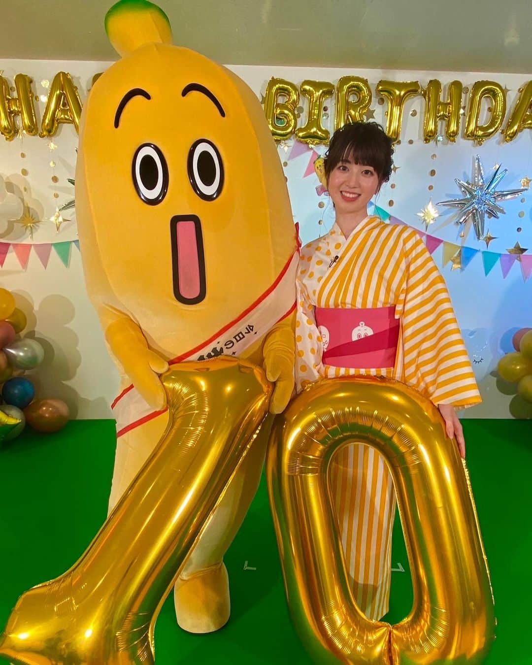 中根舞美のインスタグラム：「・ ナナナの10回目のバースデーパーティー、ありがとうございました！  個人的に大好きなナナナのお祝いができて嬉しかったです✨ 浴衣の模様にもナナナ、そして私の頭にも…🤭 ナナナにたくさん囲まれて幸せな空間でした！ 改めてナナナ、お誕生日おめでとう🥰  #ナナナ #HBD #テレビ東京 #アナウンサー」