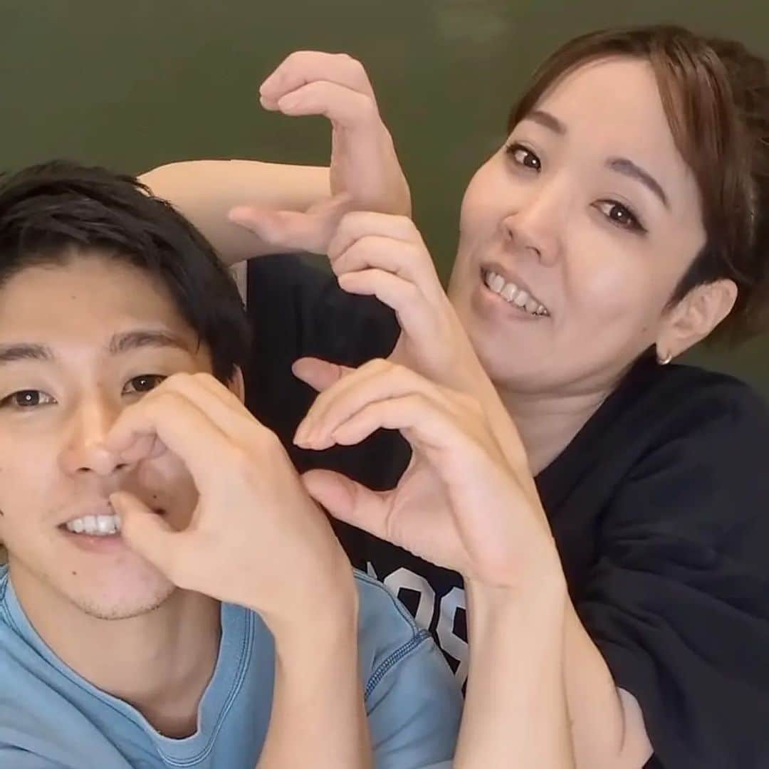 隅田美保のインスタグラム：「///  初めてのYouTube生配信 楽しかった〜 ご視聴ありがとうございました！ アーカイブ残してるから見に来てね  #隅田美保#三澤康平 #YouTubeチャンネル #ぺちゃくちゃ倶楽部 #ぺちゃくら #少しずつ２人でガンバります #チャンネル登録は #プロフィール欄からどうぞ」