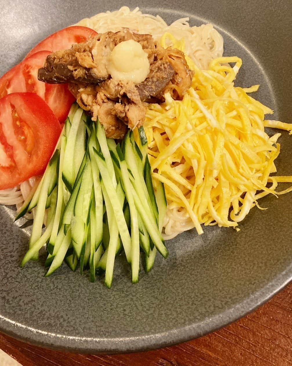 川畑一志さんのインスタグラム写真 - (川畑一志Instagram)「【さばそうめん】 七夕の3分クッキングは 彩りよく仕上げたこちらをご紹介！ ⁡ 初めて食べた料理でしたが 煮汁を吸ったそうめんも美味しく バランスの良い一皿でした！ ⁡ 皆さんもぜひお試しください！ ⁡ #3分クッキング #大原千鶴 先生 #さばそうめん #もともとは #滋賀の郷土料理だそう #初めての料理 #出会うと嬉しいです #川畑一志」7月7日 21時50分 - isshi.kawabata