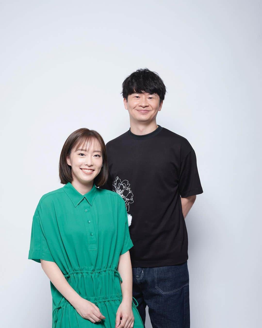 石川佳純のインスタグラム：「*** こんばんは！ 今日は嬉しいお知らせをさせてください。 8/1に発売される卓球王国別冊「KASUMI」の中で オードリーの若林正恭さんと対談をさせて頂きました❗️  私はオードリーさんの番組、通称オドぜひが大好きで、東京オリンピック前、寝る前にYouTubeで観るのがルーティンになっていました。直接伝えられて嬉しかったです！←もちろんリトルトゥースでもあります🌈  若林さんにはなんと2012ロンドンオリンピックの時から試合を観ていただいていたというお話を伺ってとてもびっくり&光栄な気持ちでいっぱいでした！ あっという間の最高に楽しい時間でした！✨  若林さん、とてもお忙しいスケジュールの中、貴重なお時間ありがとうございました。 誌面での対談、楽しみにしていてください😄」