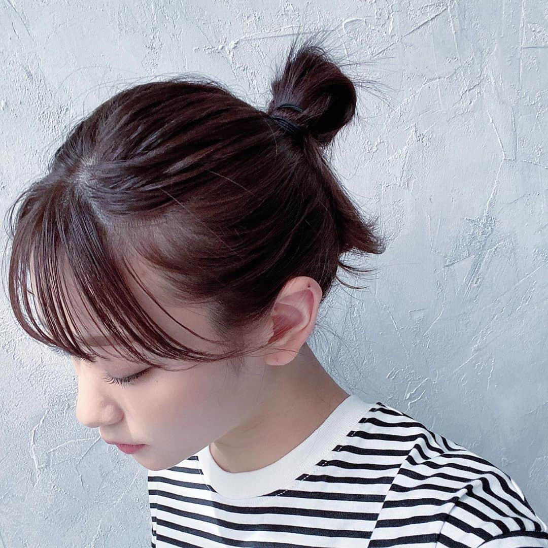 内藤沙季のインスタグラム：「おだんご🍡 . . . . . #ヘア#ヘアアレンジ#アレンジ #撮影#簡単#簡単ヘアアレンジ」