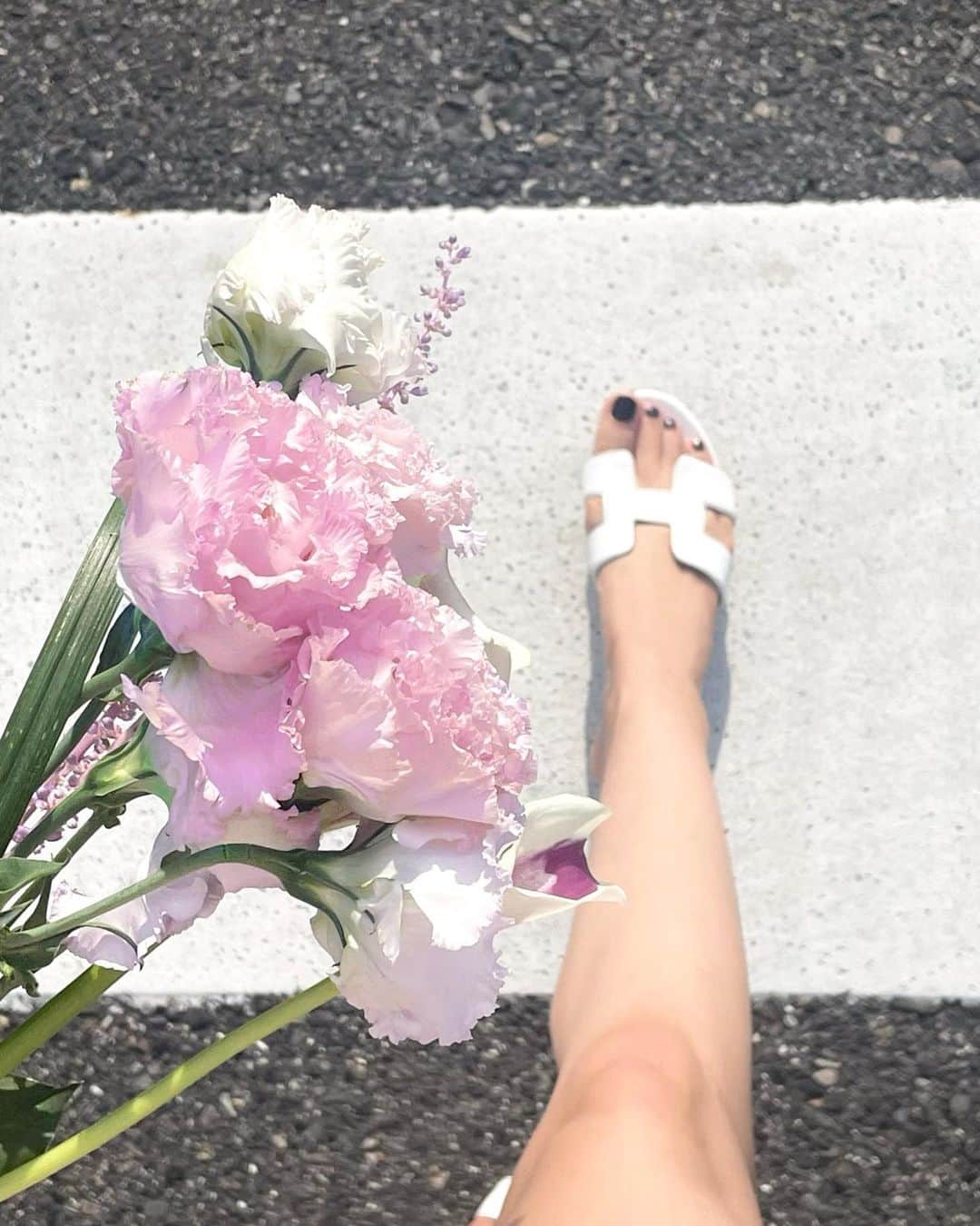 Manaさんのインスタグラム写真 - (ManaInstagram)「💕 いつも思うけどお花って、いいな。大好き☺️ ピンクゾーンはお花だらけになった💐(いつもか🧸) #flowers」7月7日 21時59分 - mana.tcy