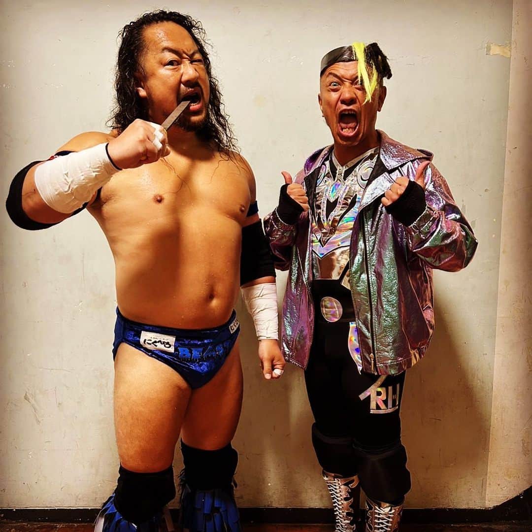 のインスタグラム：「最高の盛り上がりでした🔥 ありがとうシャラップ！ #dragongate #prowrestling #tokyo #korakuen #hair #fashion #ドラゴンゲート #プロレス #後楽園 #東京」