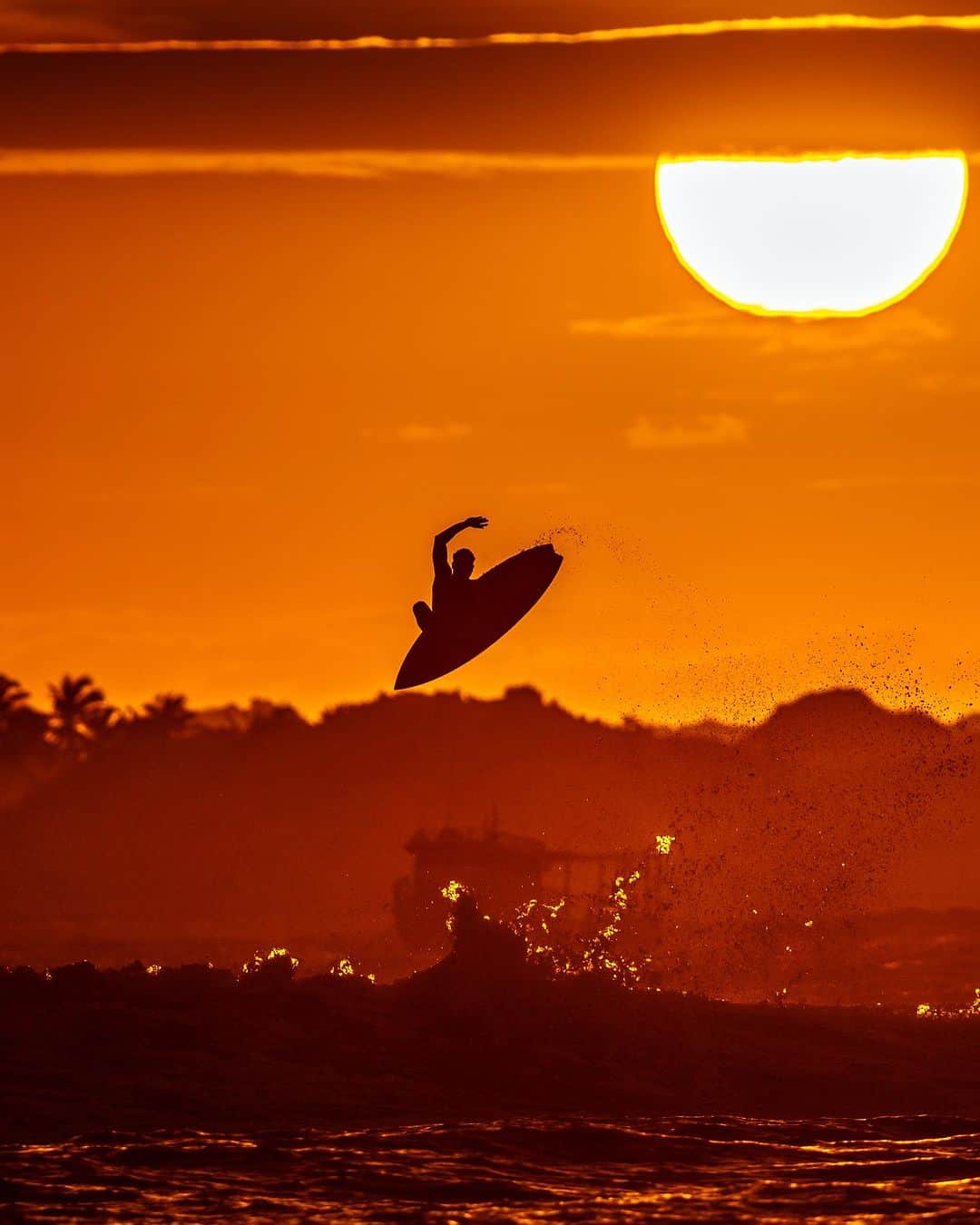 イタロ・フェレイラのインスタグラム：「POV:  seria uma pintura 🌅   ( 📸 @marcelomaragni )   #sunset」
