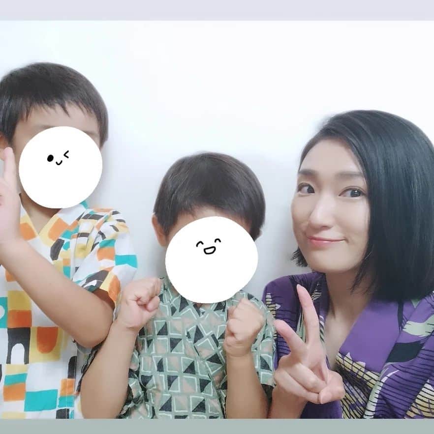 宮下ともみさんのインスタグラム写真 - (宮下ともみInstagram)「今日は幼稚園の七夕祭り🎆 今年の短冊には…🎋 兄『サッカーが上手になりますように』⚽ 弟『にーに（兄の名前）になれますように』♥(笑) 優しくてカッコイイにーにが大好きなんだね😍  みんなの願いが叶いますように✨✨」7月7日 22時11分 - tomomimiyashita_official