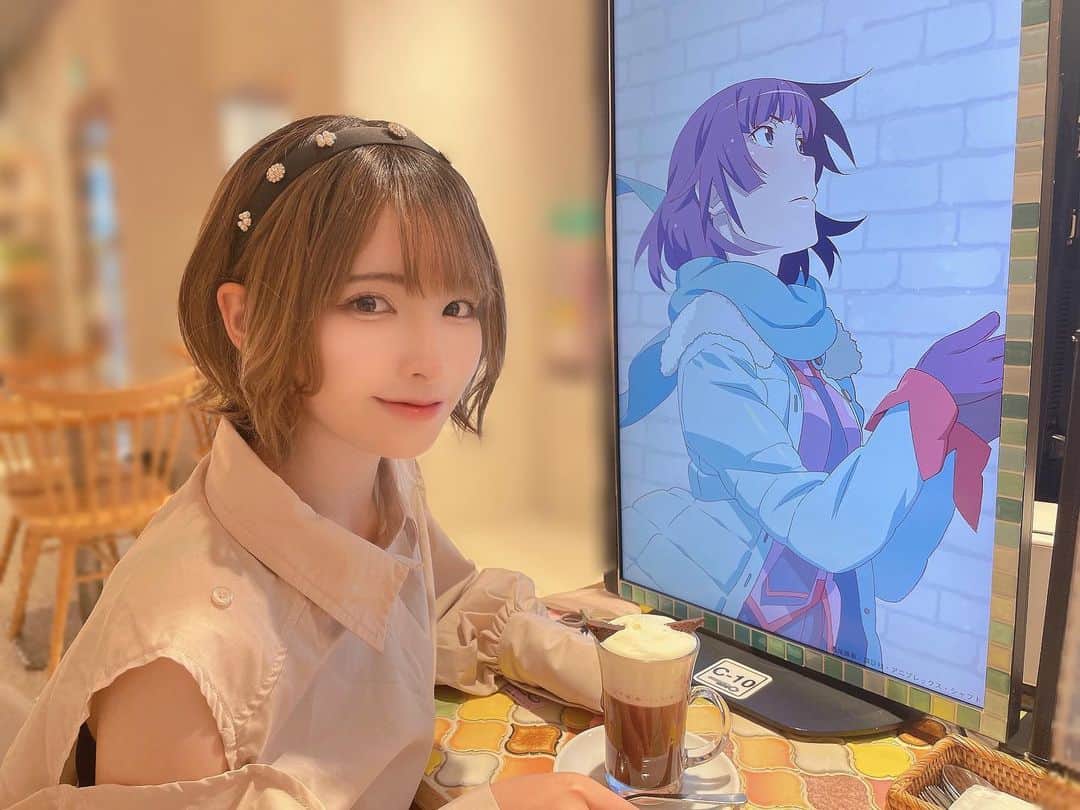のインスタグラム：「化物語のコラボカフェに行ってきた時のものです！！！  推しと対面しながら食べたΨ( 'ч'    #物語シリーズ  #化物語  #コラボカフェ  #キャラウムカフェ  #戦場ヶ原ひたぎ」